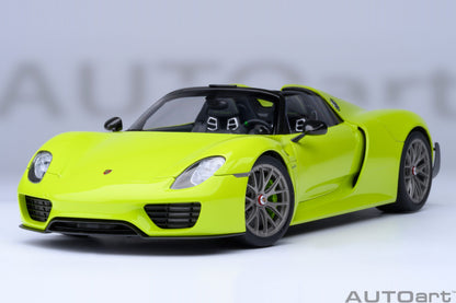 AUTOart Porsche 918 Spyder w/ Weissach Pkg Acid Green 1:18