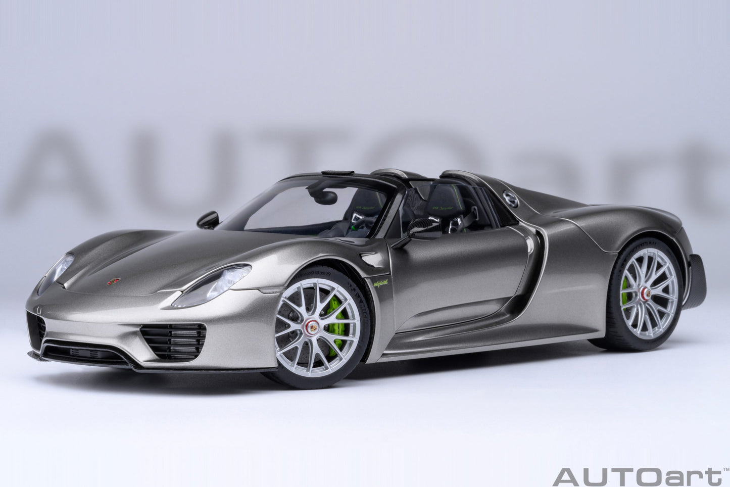 AUTOart Porsche 918 Spyder w/ Weissach Pkg Liquid Metal Silver 1:18