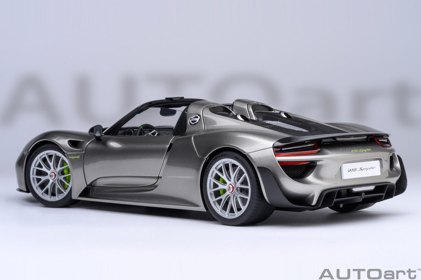 AUTOart Porsche 918 Spyder w/ Weissach Pkg Liquid Metal Silver 1:18