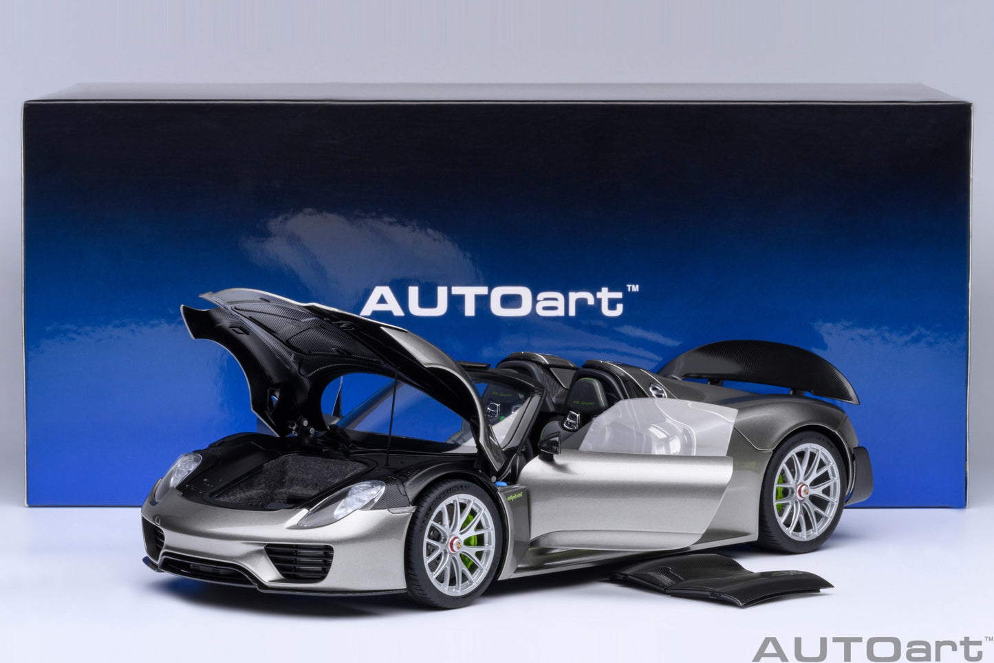 AUTOart Porsche 918 Spyder w/ Weissach Pkg Liquid Metal Silver 1:18