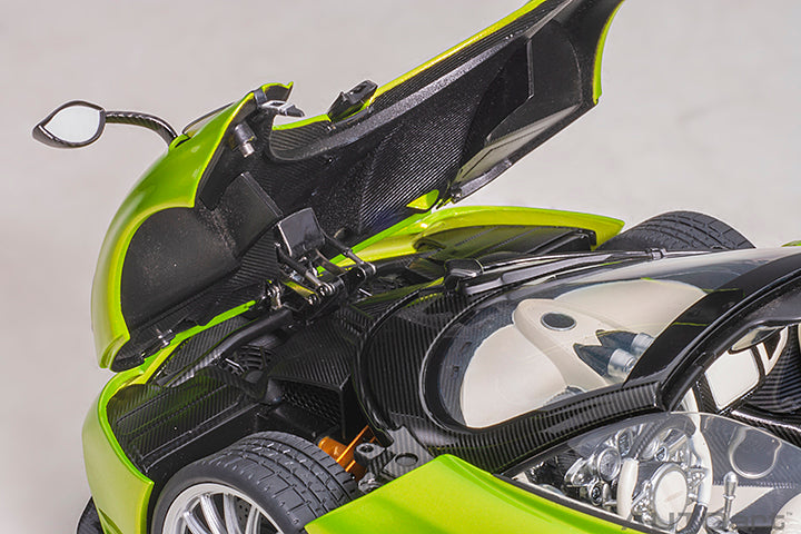 AUTOart Pagani Huayra Roadster Verde Firenze Pearl Green 1:18