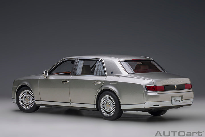 AUTOart Toyota Century Special Edition with Curtain Silver 1:18