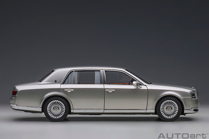 AUTOart Toyota Century Special Edition with Curtain Silver 1:18