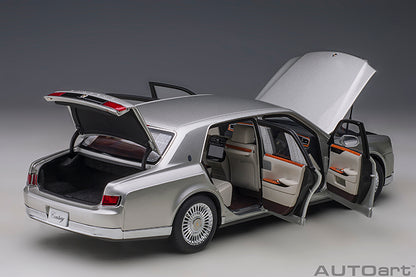 AUTOart Toyota Century Special Edition with Curtain Silver 1:18