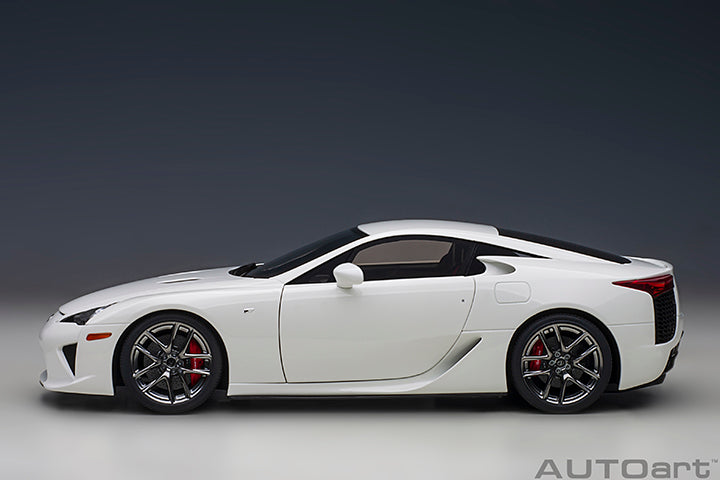 AUTOart 2012 Lexus LFA Whitest White 1:18