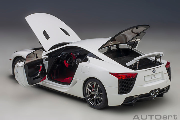 AUTOart 2012 Lexus LFA Whitest White 1:18