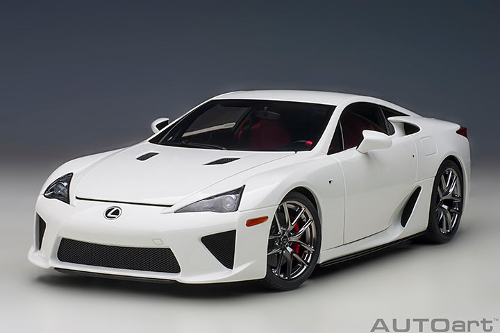 AUTOart 2012 Lexus LFA Whitest White 1:18