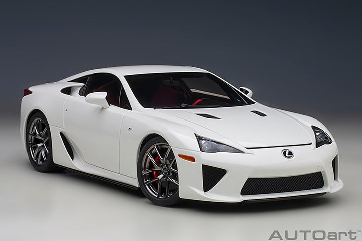 AUTOart 2012 Lexus LFA Whitest White 1:18