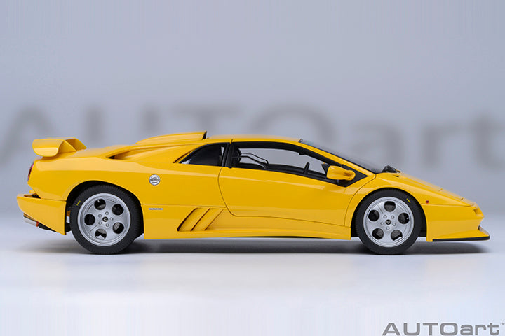 AUTOart 1995 Lamborghini Diablo SE30 Jota Superfly Yellow 1:18