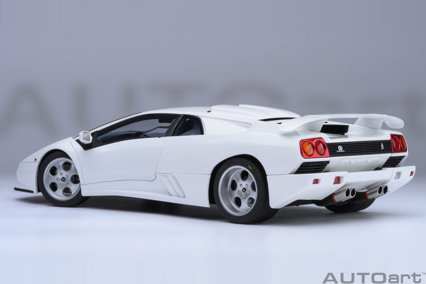 AUTOart 1995 Lamborghini Diablo SE30 Jota Impact White 1:18