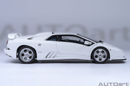 AUTOart 1995 Lamborghini Diablo SE30 Jota Impact White 1:18