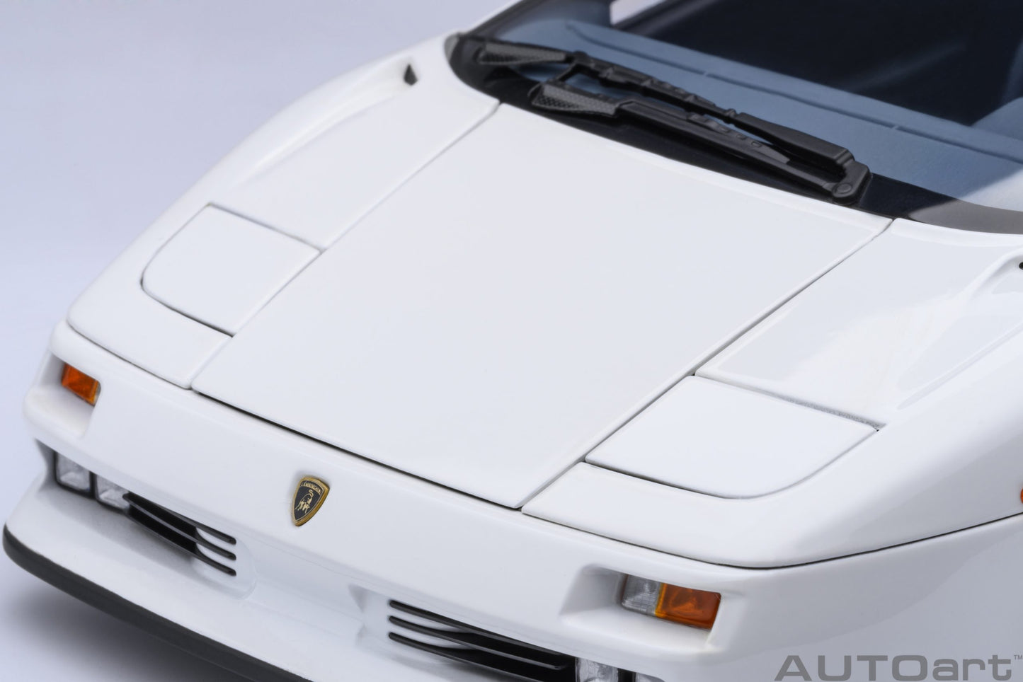 AUTOart 1995 Lamborghini Diablo SE30 Jota Impact White 1:18