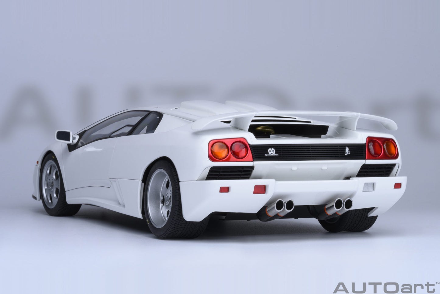 AUTOart 1995 Lamborghini Diablo SE30 Jota Impact White 1:18