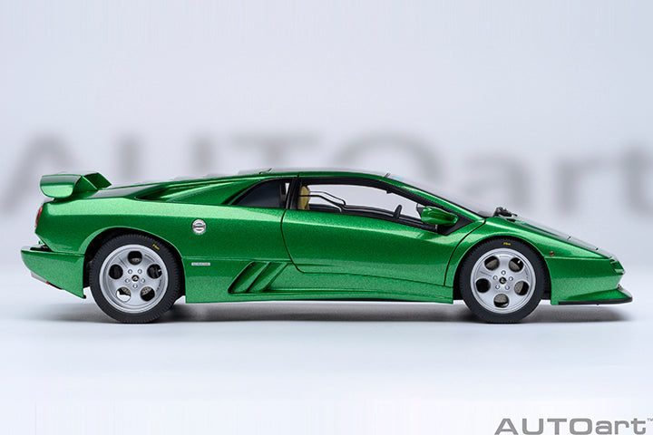 AUTOart 1995 Lamborghini Diablo SE30 Verde Medio Metallic Green 1:18