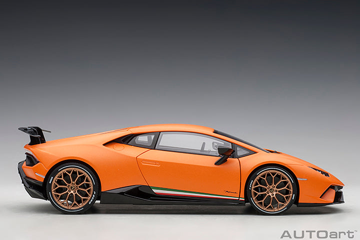 AUTOart Lamborghini Huracan Performante Arancio Anthaeus (Matte Orange) 1:18