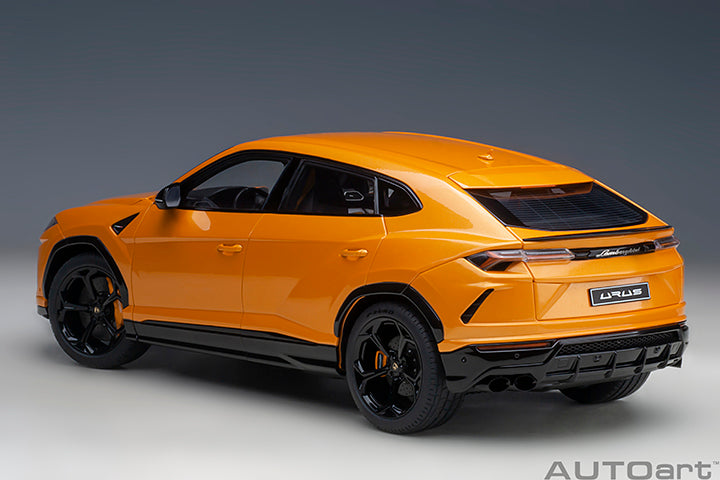 AUTOart Lamborghini Urus Arancio Borealis (Pearl Orange) 1:18