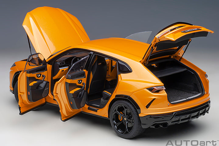 AUTOart Lamborghini Urus Arancio Borealis (Pearl Orange) 1:18