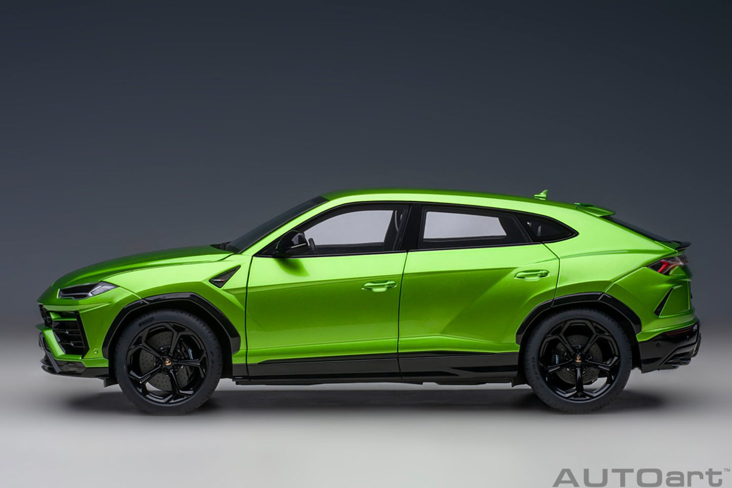 AUTOart Lamborghini Urus Verde Selvans (Pearl Green) 1:18