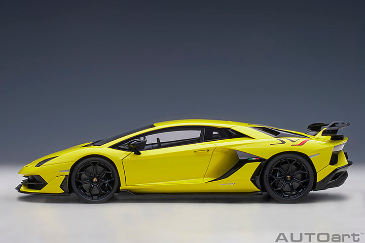 AUTOart Lamborghini Aventador SVJ Giallo Tenerife (Pearl Yellow) 1:18