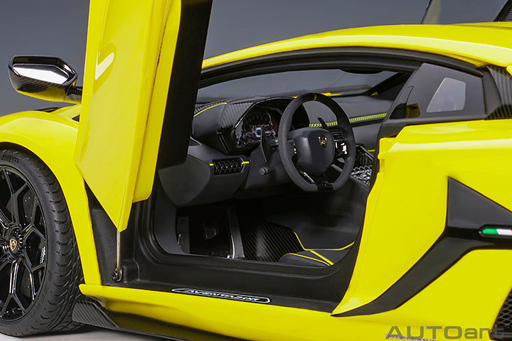 AUTOart Lamborghini Aventador SVJ Giallo Tenerife (Pearl Yellow) 1:18