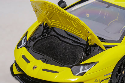 AUTOart Lamborghini Aventador SVJ Giallo Tenerife (Pearl Yellow) 1:18