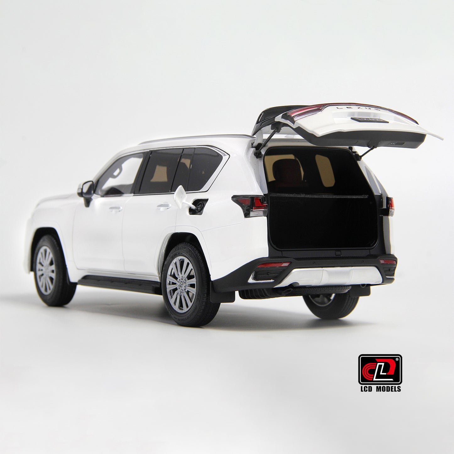 LCD 2024 Lexus LX600 White 1:18