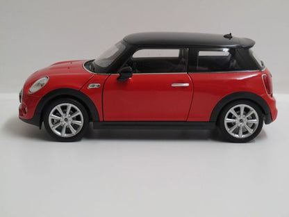 Welly 2015 New Mini Cooper Hatchback Red 1:18