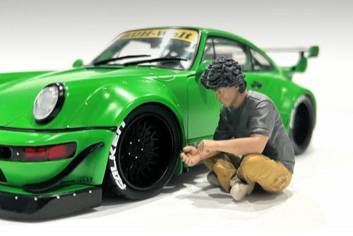 American Diorama - Figures - RWB Legend Akira Nakai-San Sitting Figure 1:18