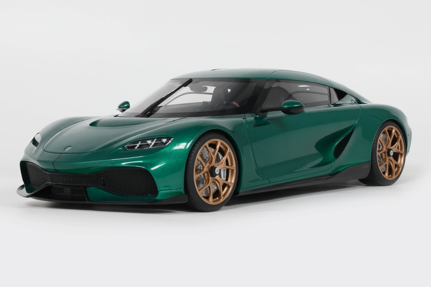 GT Spirit 2024 Koenigsegg Gemera Racing Green w/ Gold Wheels 1:18