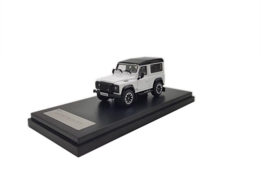 1:64 2018 Land Rover Defender 90 works V8 70th Edition (White)