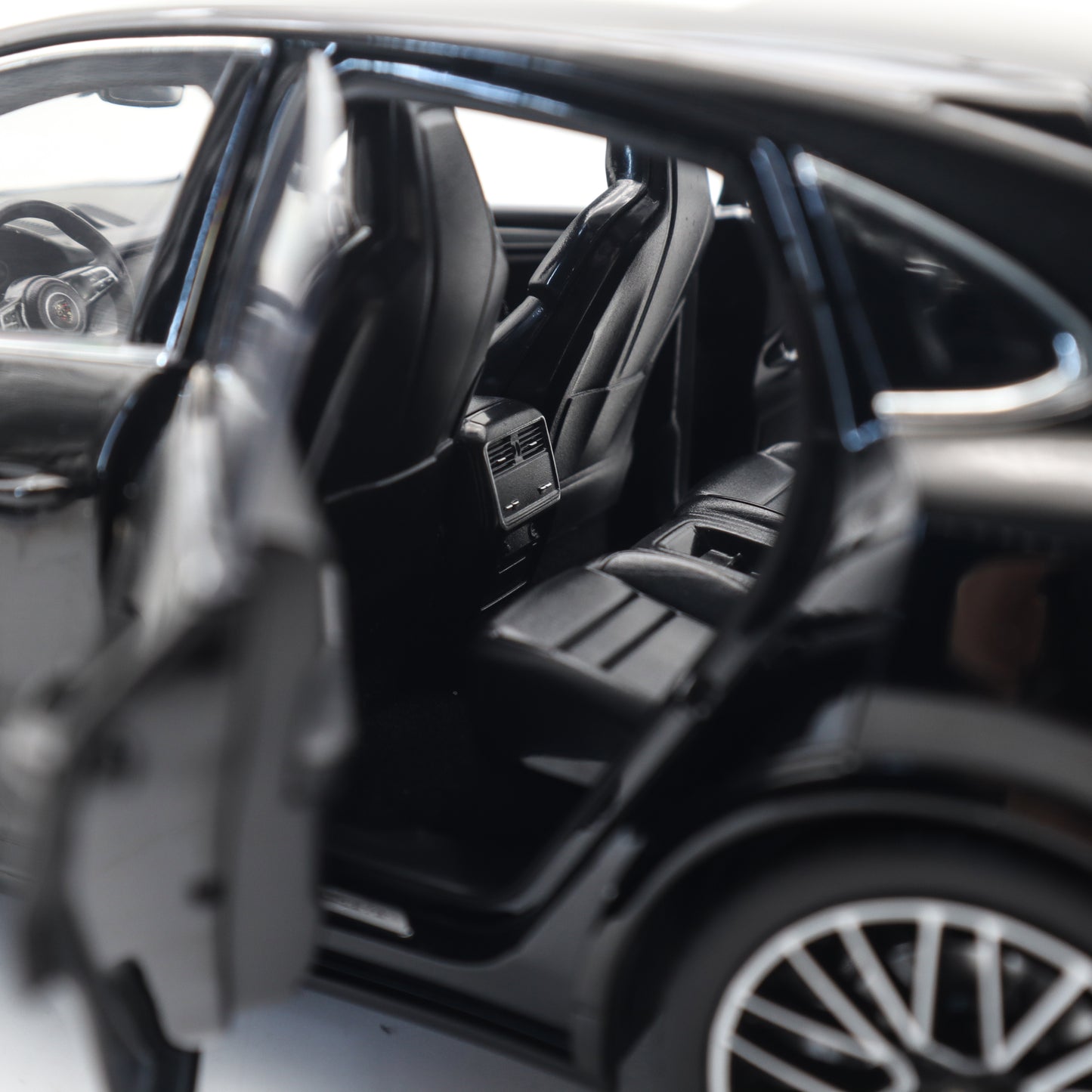 Norev 2019 Porsche Cayenne Turbo Coupe Black Metallic 1:18