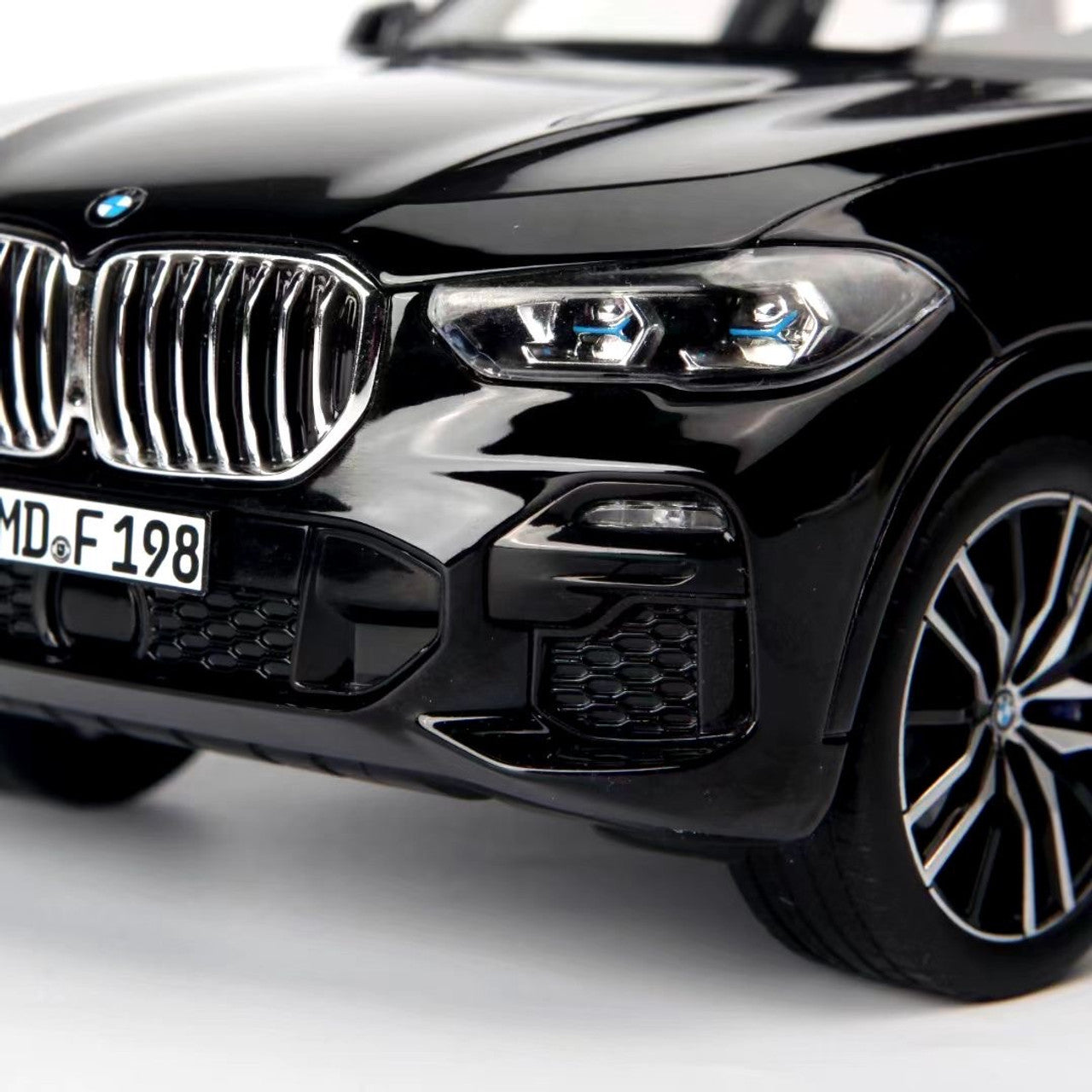 Norev 2019 BMW X5 4.0i X-Drive M-Sport (G05) Black Metallic 1:18