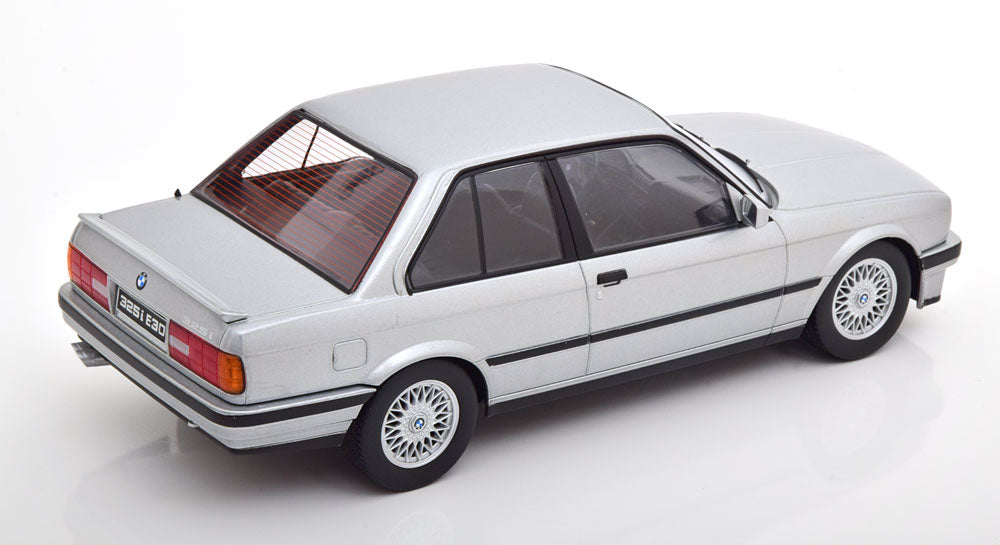 KK-Scale 1987 BMW 325i (e30) Coupe M Package Silver Metallic 1:18