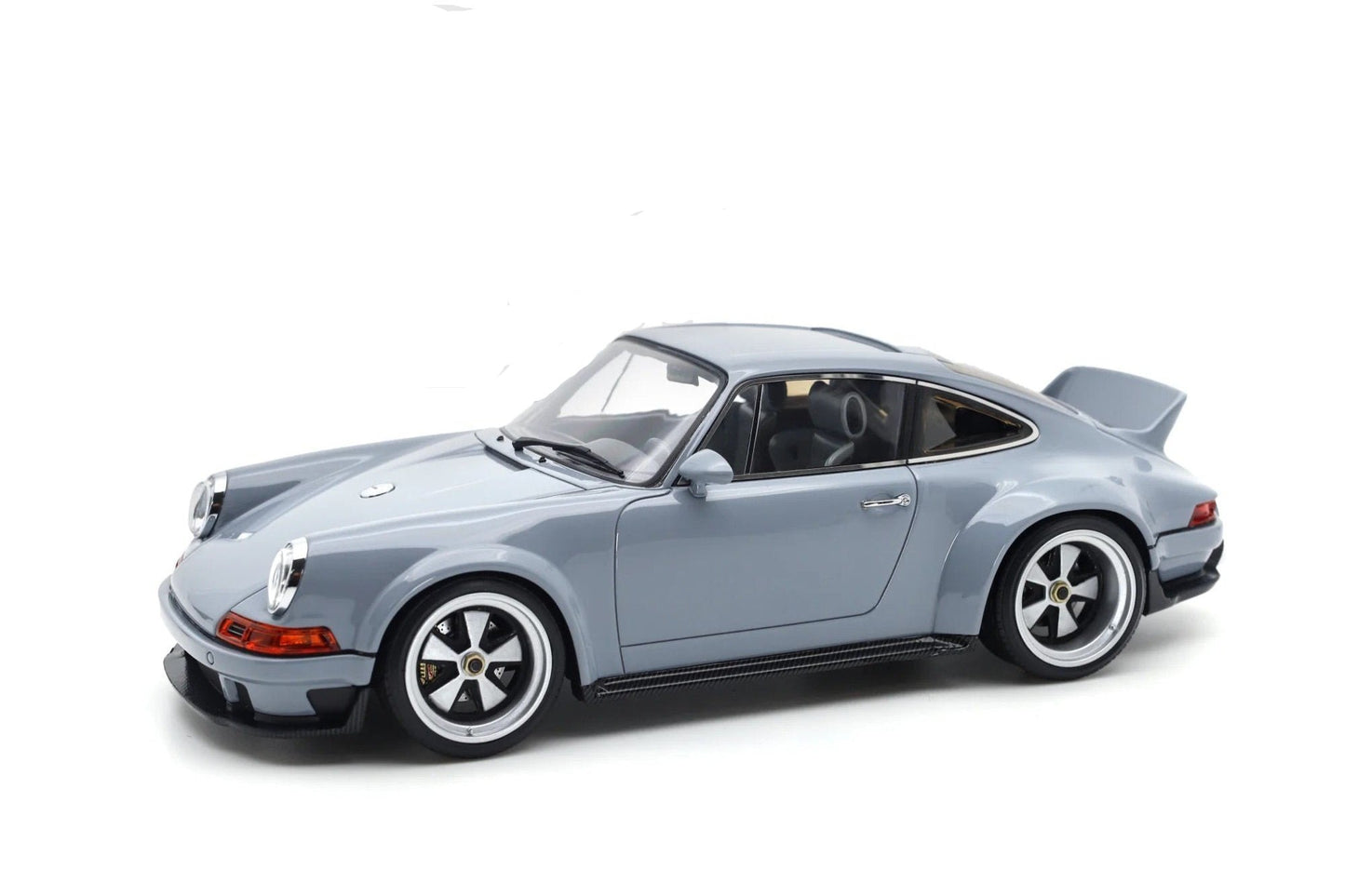 Pop Race Porsche 911 by Singer Coupe DLS Grey WITH DISPLAY 1:18