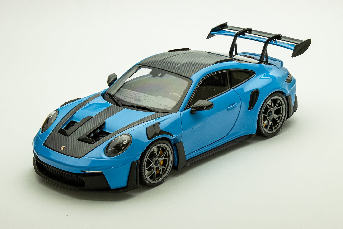 Minichamps 2022 Porsche 911 992 GT3 RS Blue w/ Weissach Package, Dark Silver Wheels  1:18 LIMITED