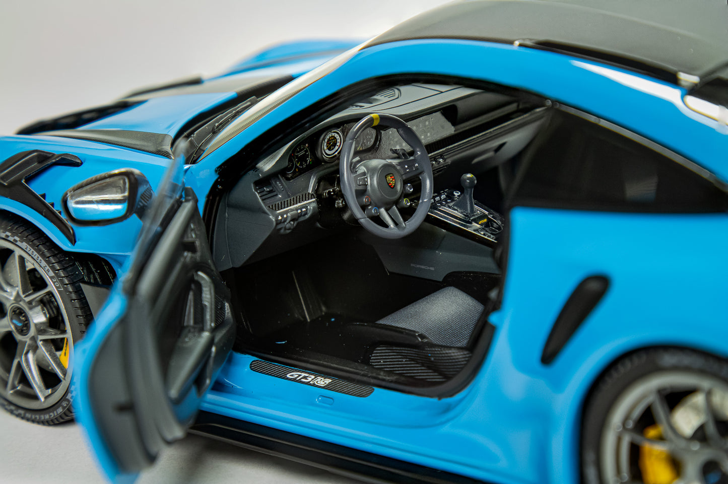 Minichamps 2022 Porsche 911 992 GT3 RS Blue w/ Weissach Package, Dark Silver Wheels  1:18 LIMITED