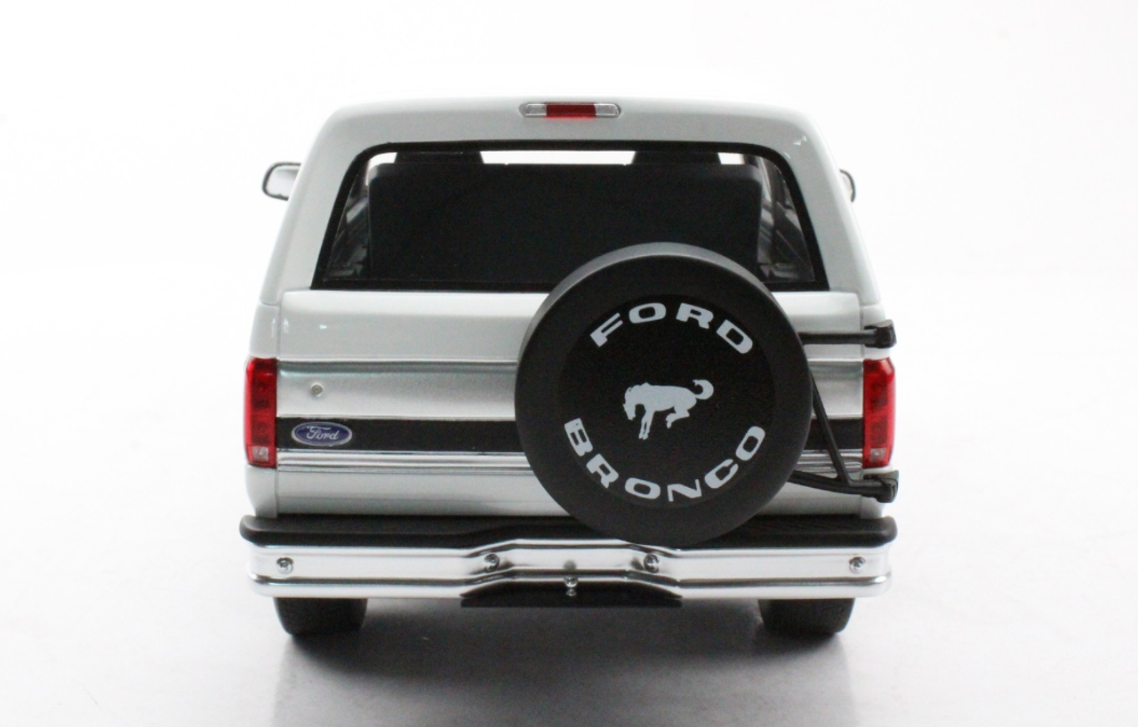 LS Collectibles 1992 Ford Bronco 4x4 Hard Top Closed White 1:18