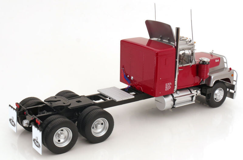 Road Kings 1974 Mack RL700 Tractor Red and Silver  1:18