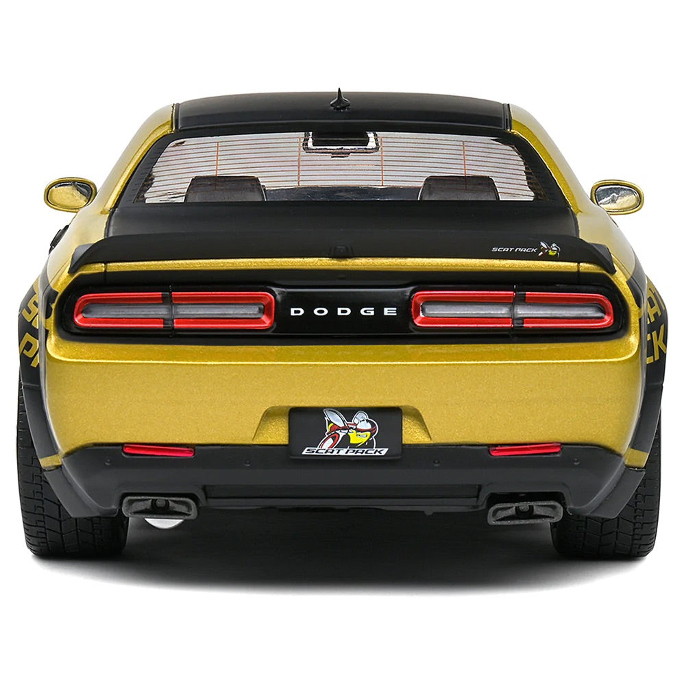 Solido 2023 Dodge Challenger R/T Scat Pack Widebody Streetfighter Goldrush G 1:18