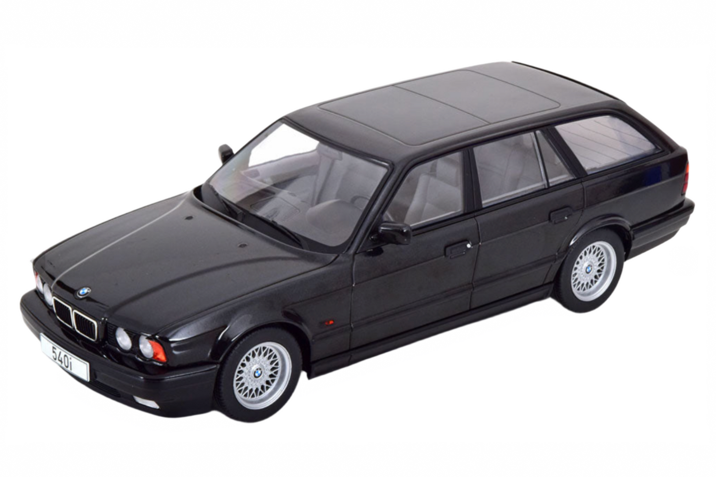 MCG 1994 BMW 540i E34 Touring Wagon Black Metallic 1:18