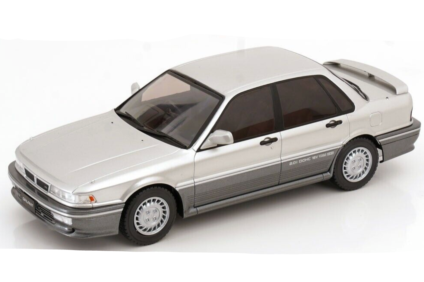 Ixo 1987 Mitsubishi Galant VR-4 Silver Metallic 1:18