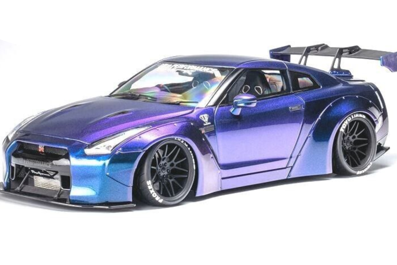 PGM Nissan Skyline GT-R (R35) Midnight Purple Chameleon w/ VR38dett Engine 1:18