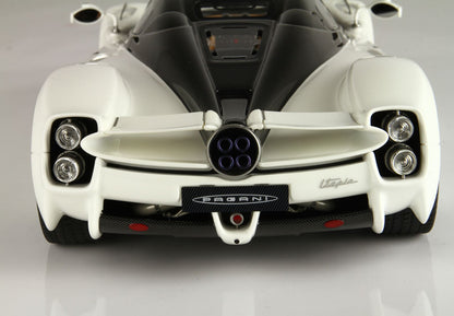 BBR 2022 Pagani Utopia Pearl White with Carbon Fiber Roof WITH DISPLAY 1:18