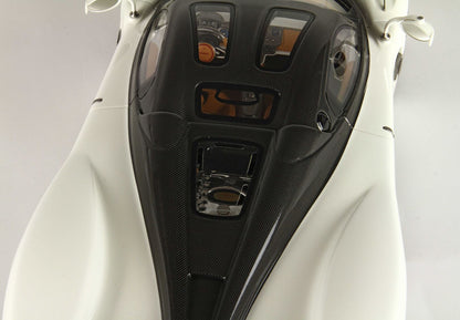 BBR 2022 Pagani Utopia Pearl White with Carbon Fiber Roof WITH DISPLAY 1:18