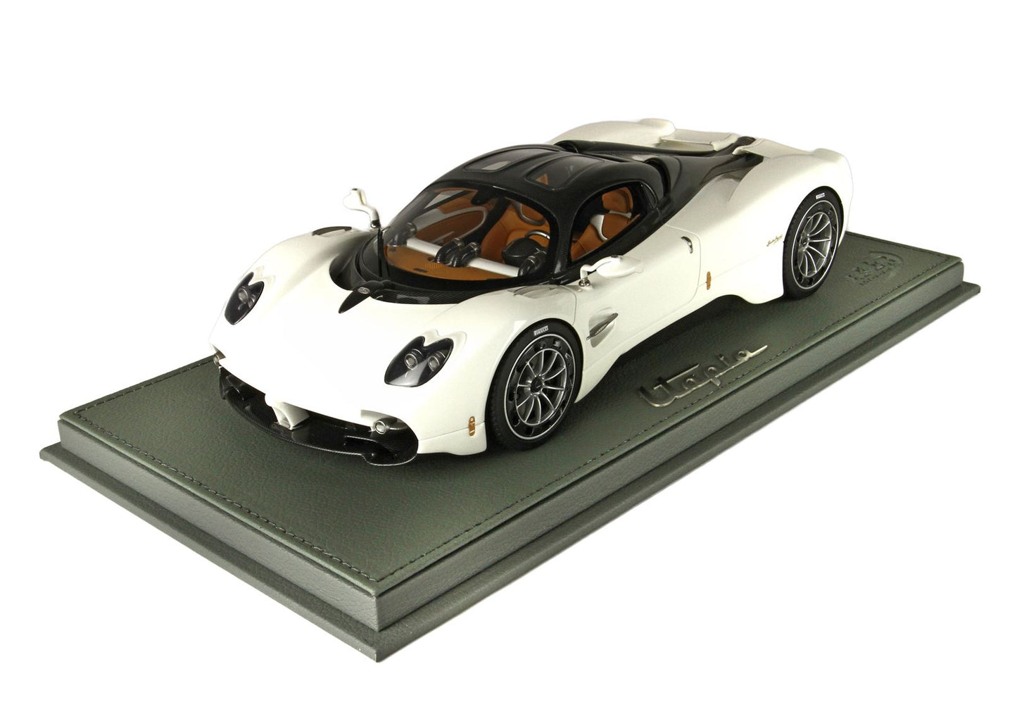 BBR 2022 Pagani Utopia Pearl White with Carbon Fiber Roof WITH DISPLAY 1:18