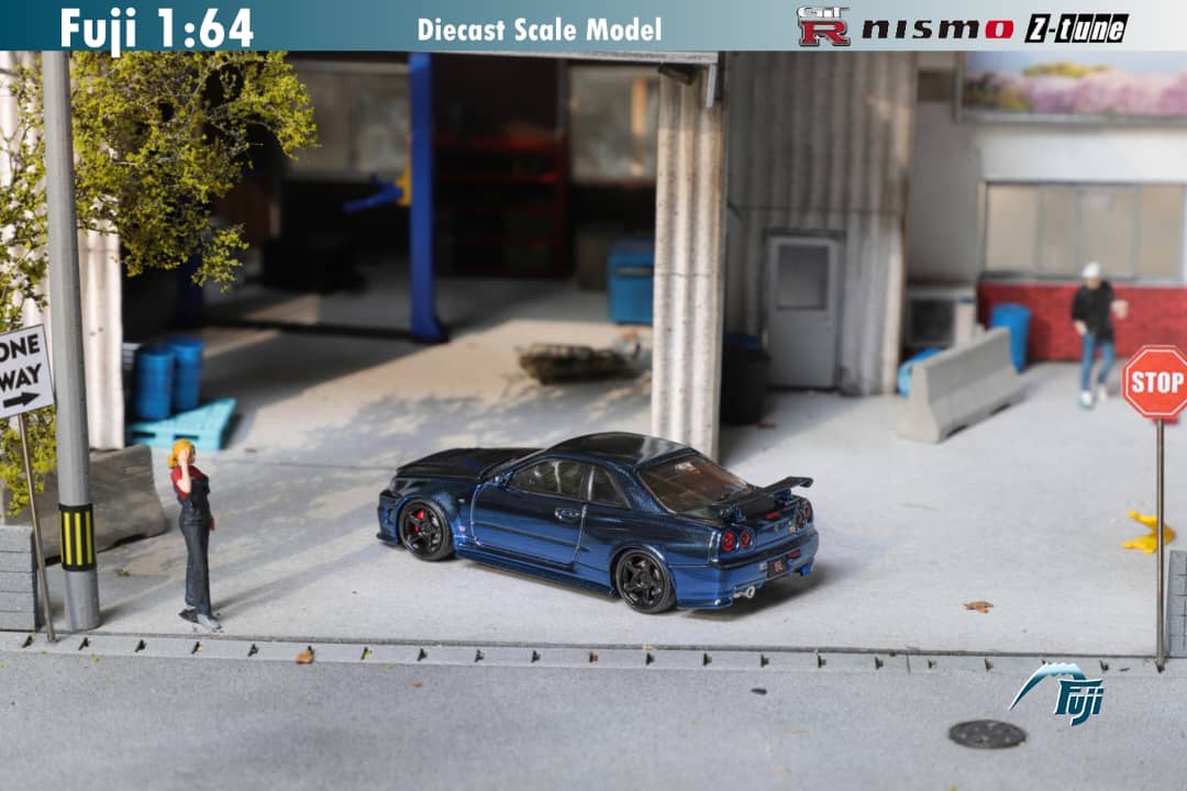 Fuji Nissan Skyline GT-R (R34) Nismo Z-Tune Chrome Carbon Blue 1:64