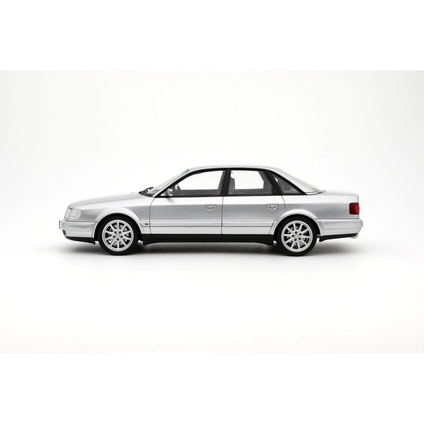 Otto 1993 Audi 100 S4 (C4) 4.2L V8 Sedan C6 Crystal Silver 1:18