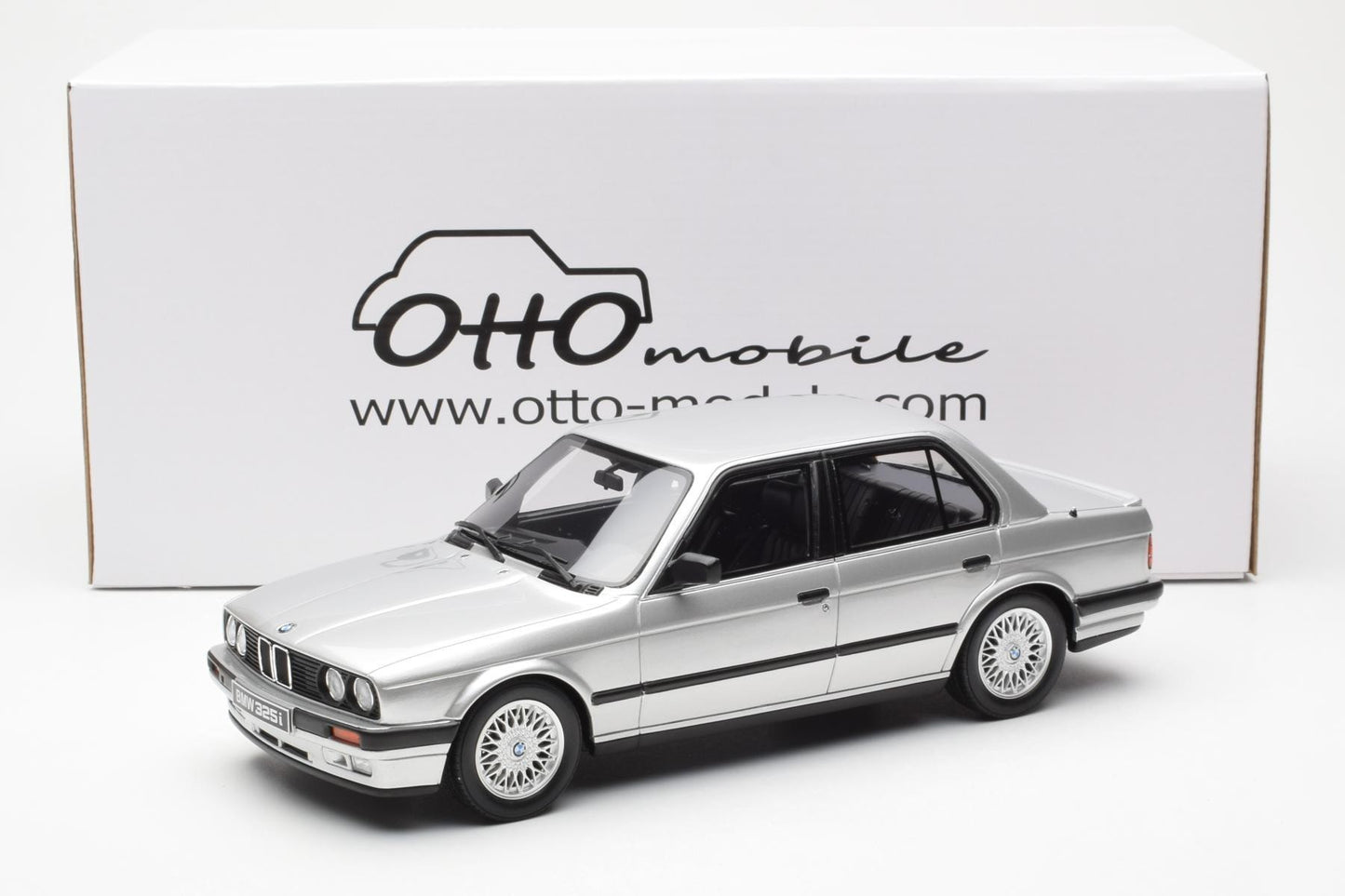 Otto 1988 BMW E30 325i Sedan Silver 1:18