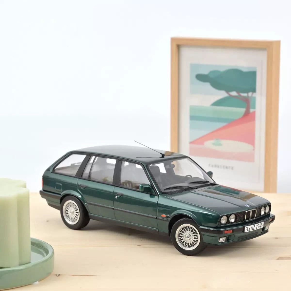 Norev 1:18 1990 BMW 325i Touring Wagon Green Metallic