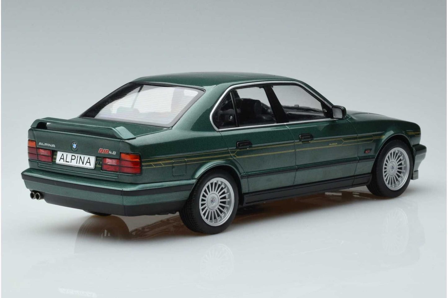 MCG 1994 BMW 5-Series B10 4.6L Alpina (E34) Green 1:18